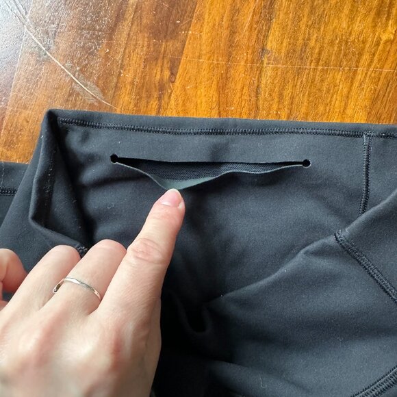 Lululemon In Movement Leggings Size 4 - Picture 6 of 6